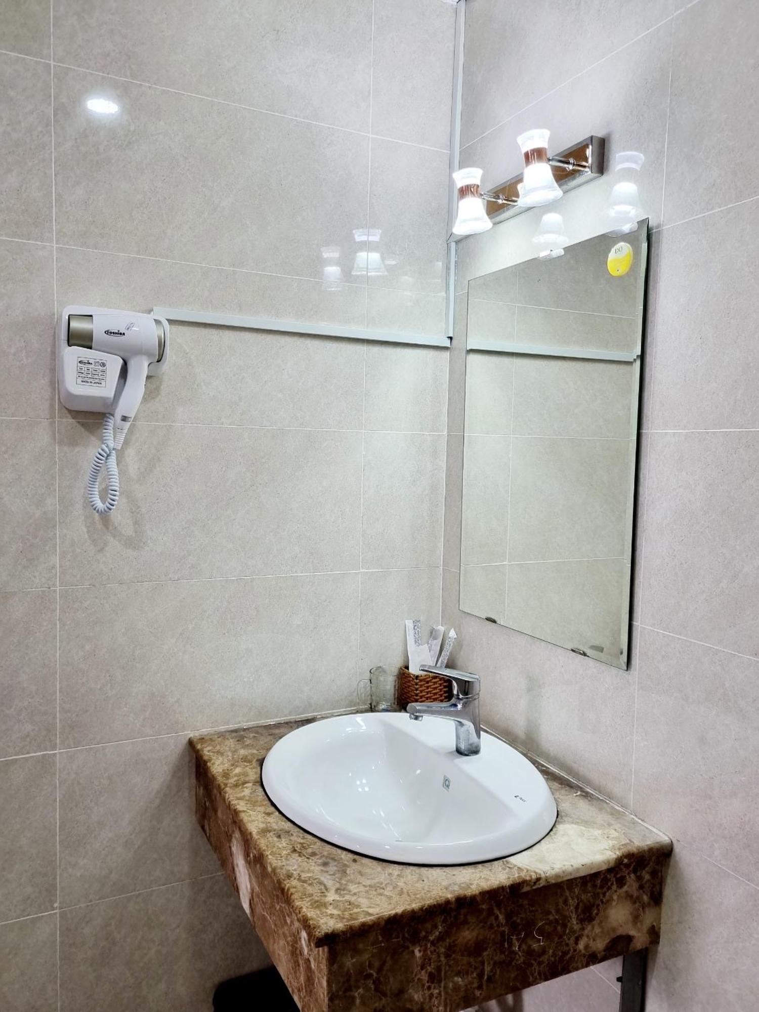 Minh Khue Hotel Vĩnh Long Eksteriør billede